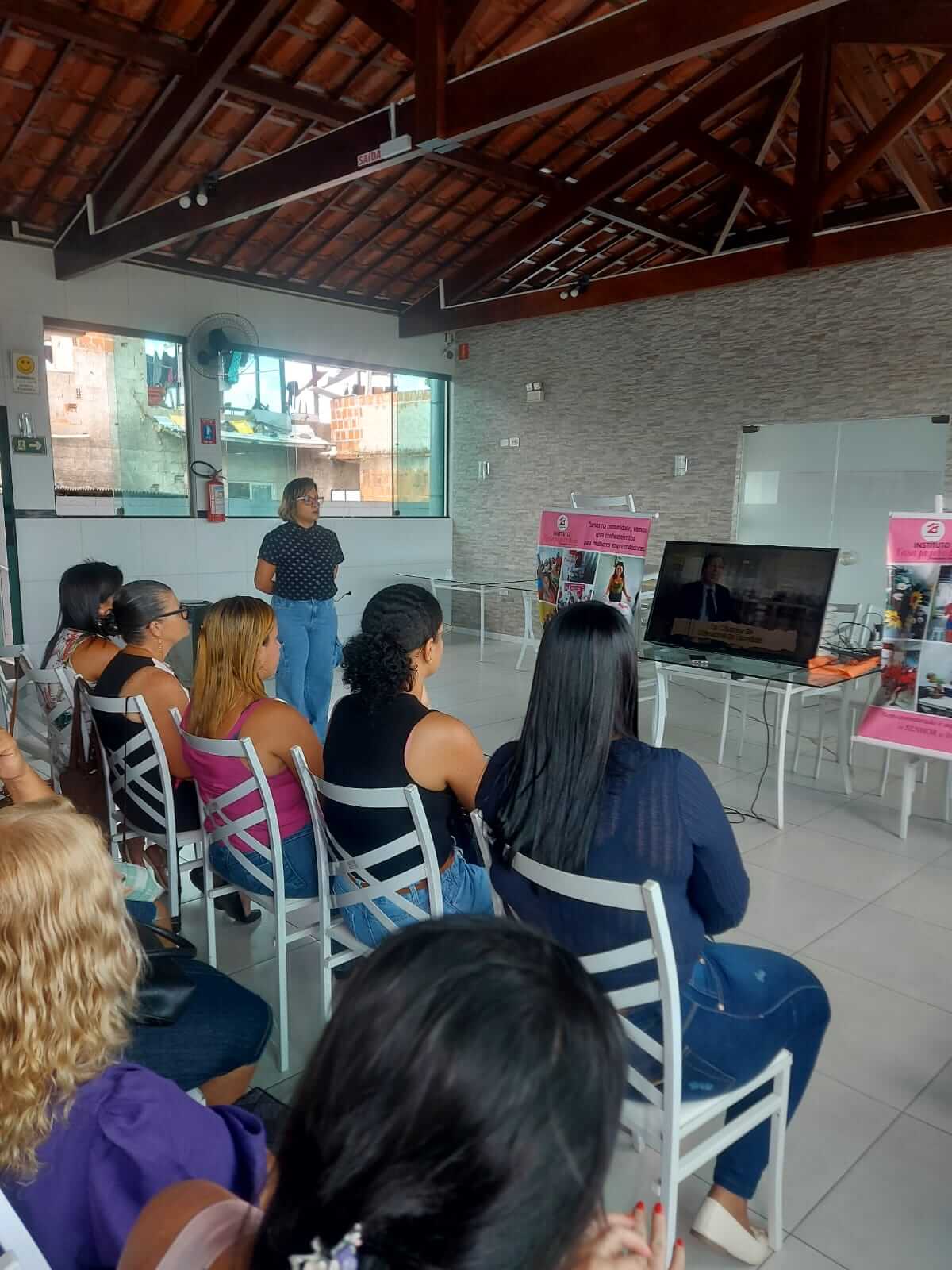 Treinamento para professoras e auxiliares de creches — acolhimento a crianças em situação de vulnerabilidade (Recife)